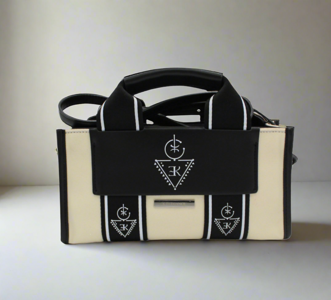 Détail du Sac Berby K.ELEGANCE en toile chic avec logo amazigh, finitions élégantes